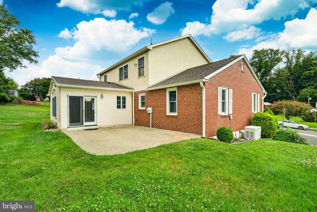 2741 HILLVIEW RD, Broomall, PA 19008