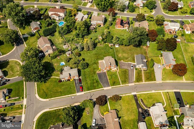 2741 HILLVIEW RD, Broomall, PA 19008