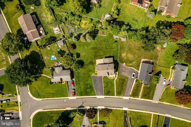 2741 HILLVIEW RD, Broomall, PA 19008