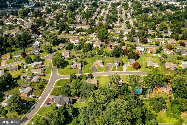 2741 HILLVIEW RD, Broomall, PA 19008
