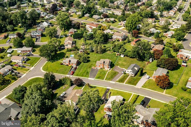 2741 HILLVIEW RD, Broomall, PA 19008
