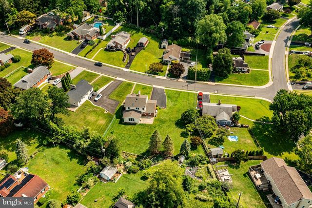 2741 HILLVIEW RD, Broomall, PA 19008