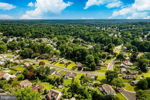 2741 HILLVIEW RD, Broomall, PA 19008