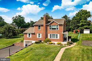 2741 HILLVIEW RD, Broomall, PA 19008