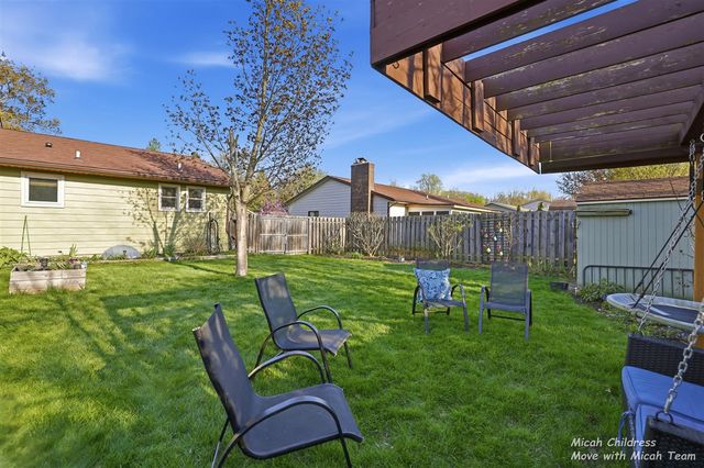 3879 Basswood Drive, Grandville, MI 49418
