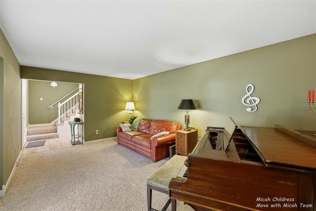 3879 Basswood Drive, Grandville, MI 49418