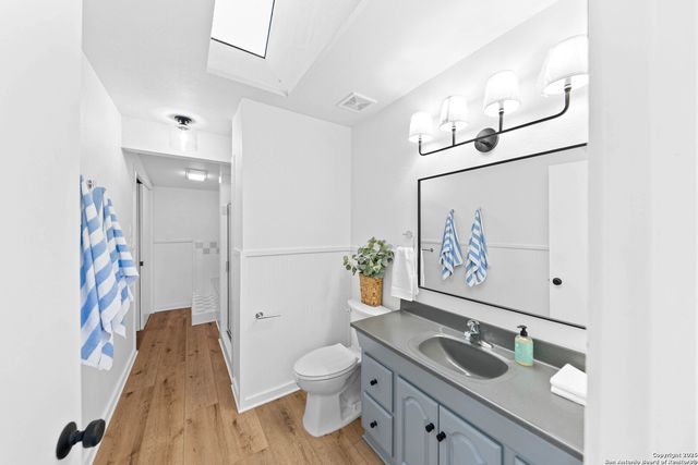 884 Lakebreeze, Canyon Lake, TX 78133