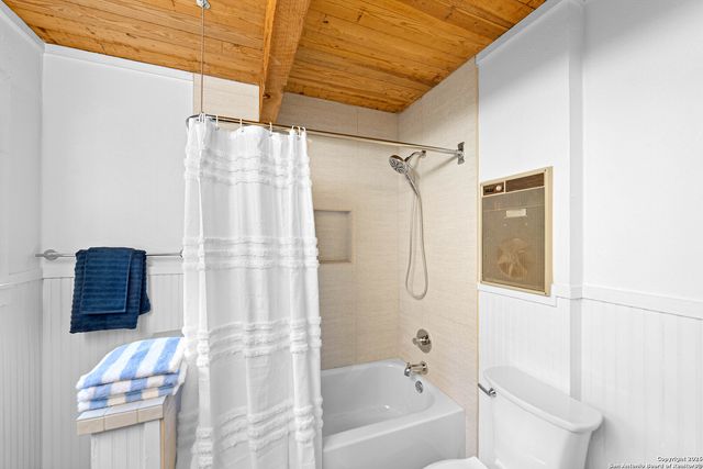 884 Lakebreeze, Canyon Lake, TX 78133