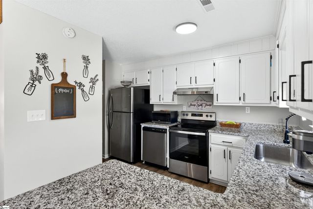 164 Old Furnace Road, Boiling Springs, SC 29316