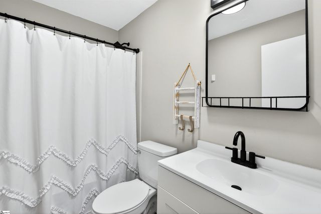 164 Old Furnace Road, Boiling Springs, SC 29316