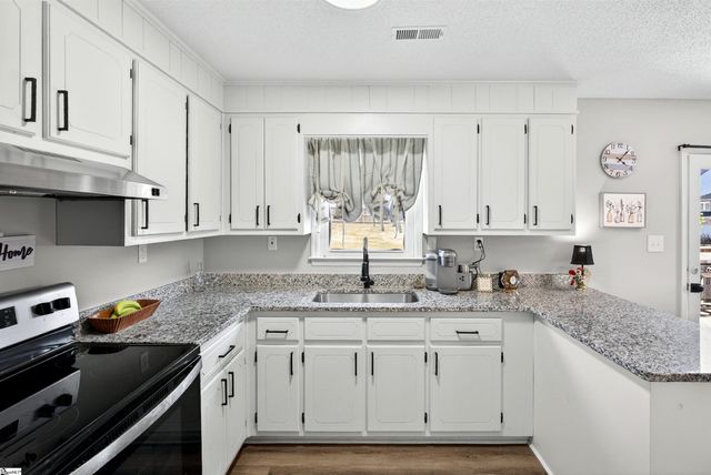 164 Old Furnace Road, Boiling Springs, SC 29316