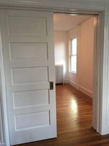 68 Evarts Street, Newport, RI 02840