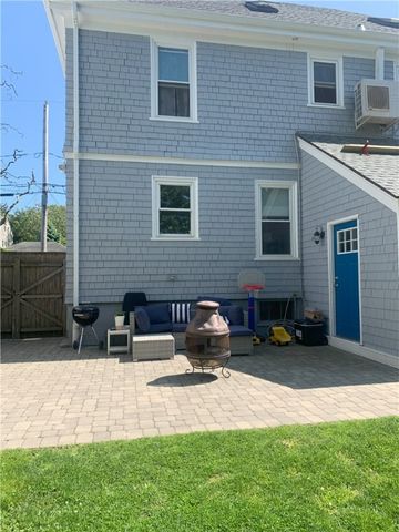 68 Evarts Street, Newport, RI 02840
