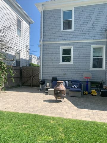 68 Evarts Street, Newport, RI 02840