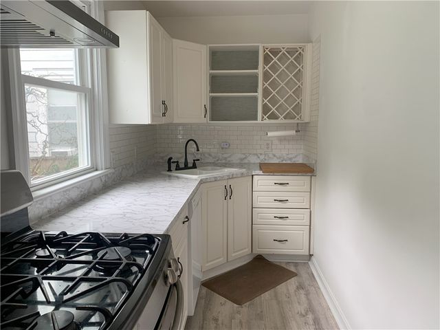 68 Evarts Street, Newport, RI 02840