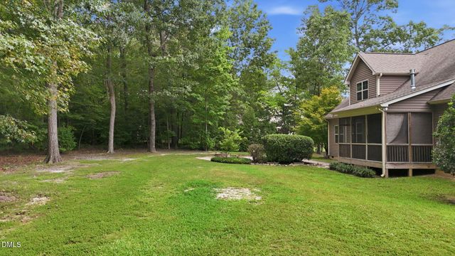 30 Banbury Road W, Zebulon, NC 27597