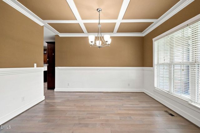 30 Banbury Road W, Zebulon, NC 27597