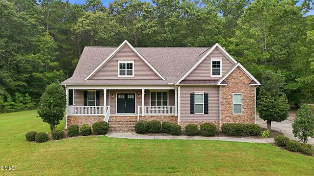 30 Banbury Road W, Zebulon, NC 27597