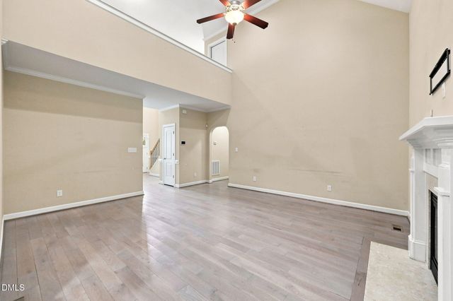 30 Banbury Road W, Zebulon, NC 27597