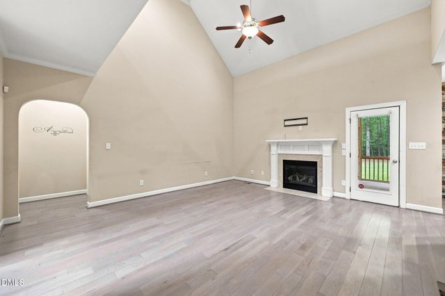 30 Banbury Road W, Zebulon, NC 27597