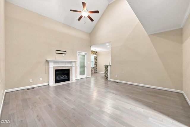 30 Banbury Road W, Zebulon, NC 27597