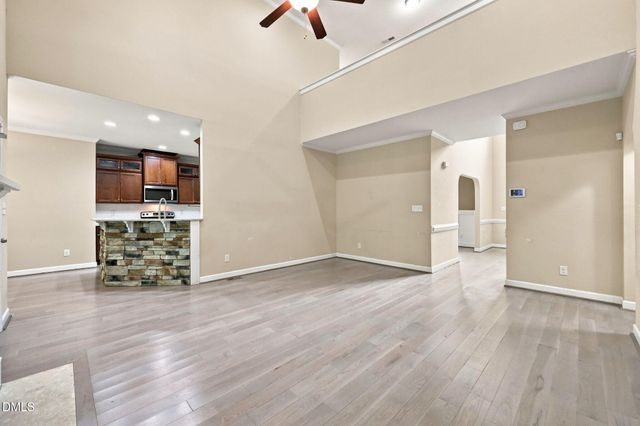 30 Banbury Road W, Zebulon, NC 27597
