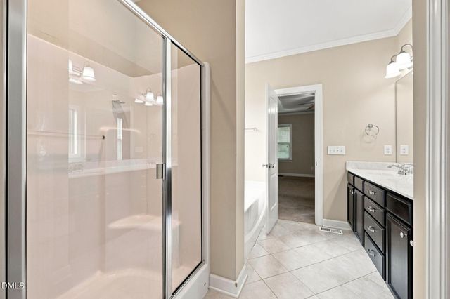 30 Banbury Road W, Zebulon, NC 27597