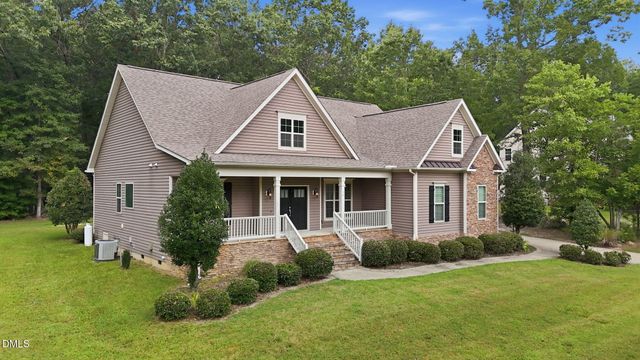30 Banbury Road W, Zebulon, NC 27597