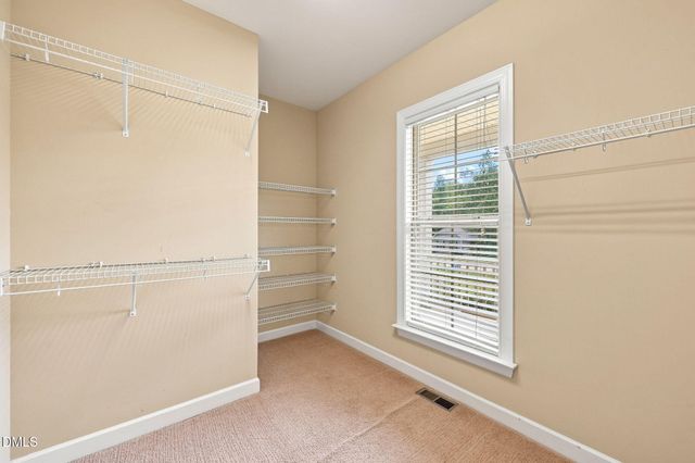 30 Banbury Road W, Zebulon, NC 27597
