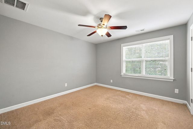 30 Banbury Road W, Zebulon, NC 27597