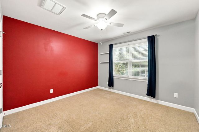 30 Banbury Road W, Zebulon, NC 27597
