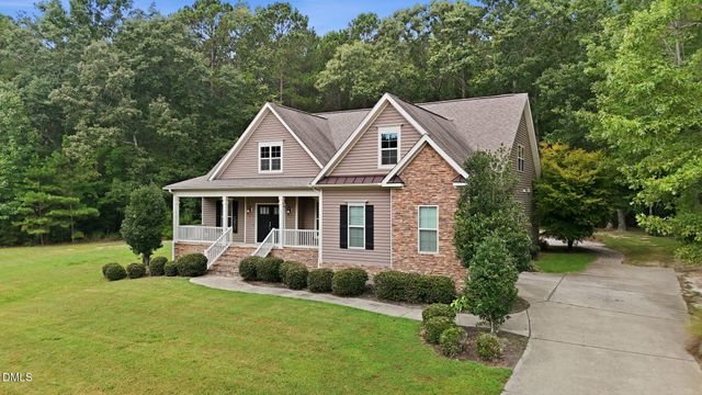30 Banbury Road W, Zebulon, NC 27597