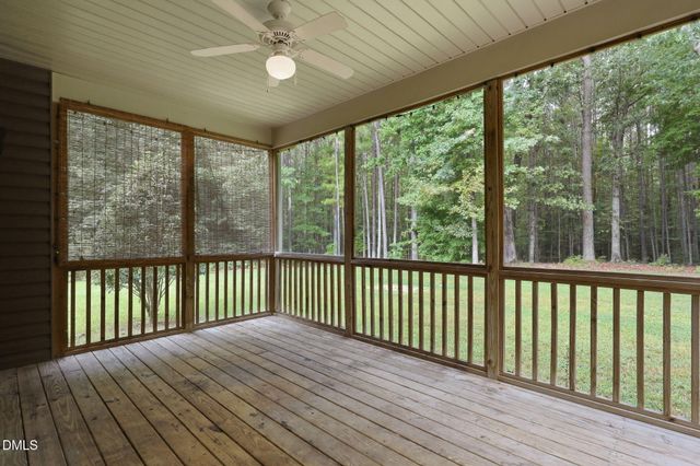 30 Banbury Road W, Zebulon, NC 27597