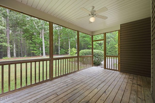 30 Banbury Road W, Zebulon, NC 27597