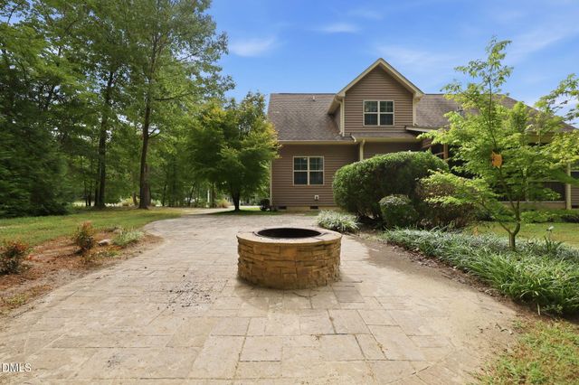 30 Banbury Road W, Zebulon, NC 27597
