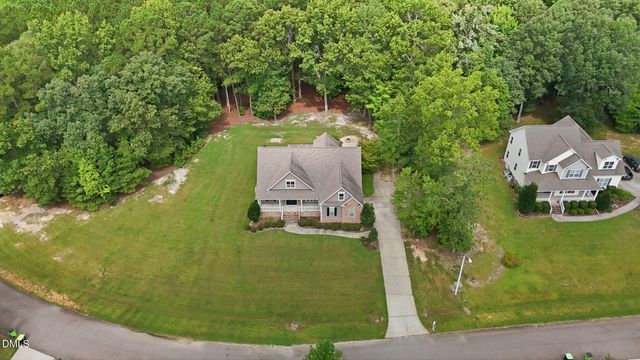 30 Banbury Road W, Zebulon, NC 27597