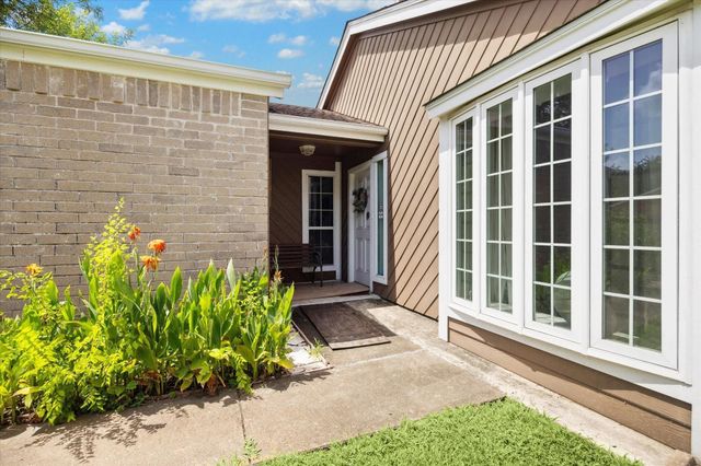 3907 Moss Tree Road, Houston, TX 77043