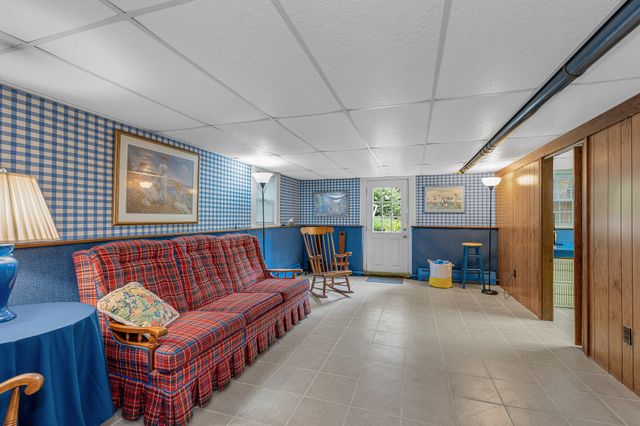 6 Murphy Circle, Framingham, MA 01701
