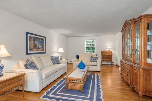 6 Murphy Circle, Framingham, MA 01701