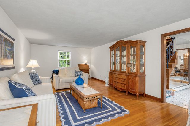 6 Murphy Circle, Framingham, MA 01701