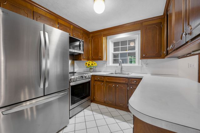 6 Murphy Circle, Framingham, MA 01701