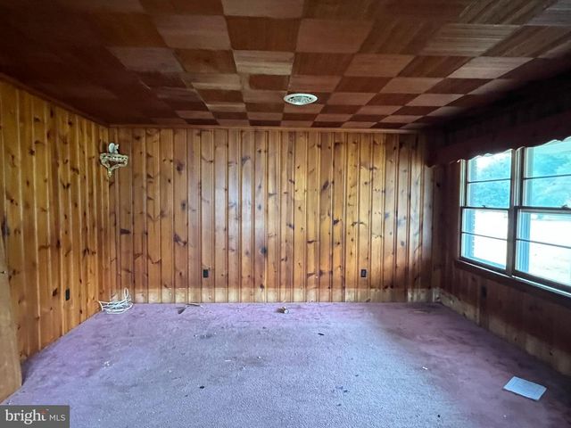 9253 JONES DR, Laurel, DE 19956