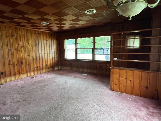 9253 JONES DR, Laurel, DE 19956