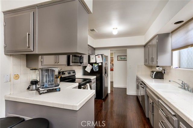 615 E Olive A, Burbank, CA 91501