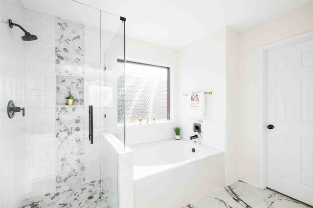 11157 Boulder Ridge Drive, Fort Worth, TX 76140