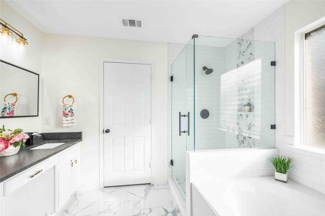 11157 Boulder Ridge Drive, Fort Worth, TX 76140