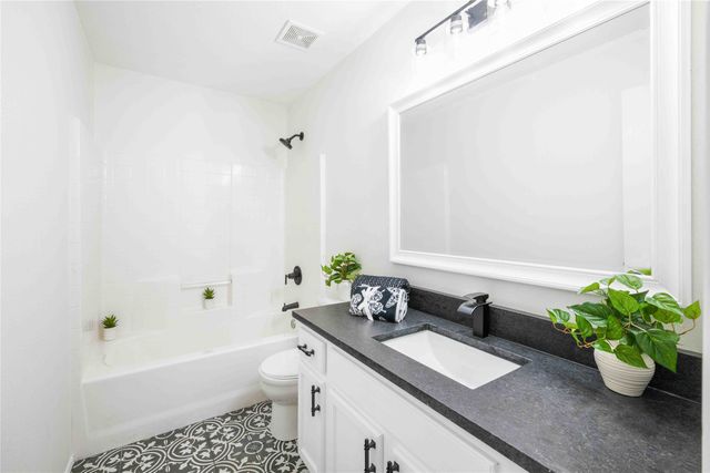 11157 Boulder Ridge Drive, Fort Worth, TX 76140