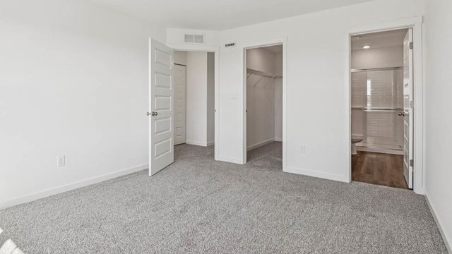 6510 Linden Trail E, Wonder Lake, IL 60097