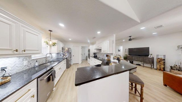 13934 Dolphin Drive, Willis, TX 77318