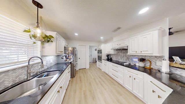 13934 Dolphin Drive, Willis, TX 77318